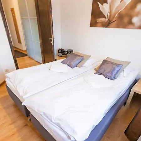 Centrum Obroncow Pokoju, Sun & Snow Apartman *