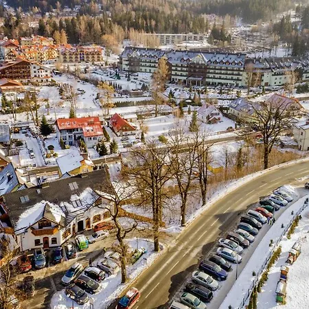 Sun & Snow, Centrum Obroncow Pokoju